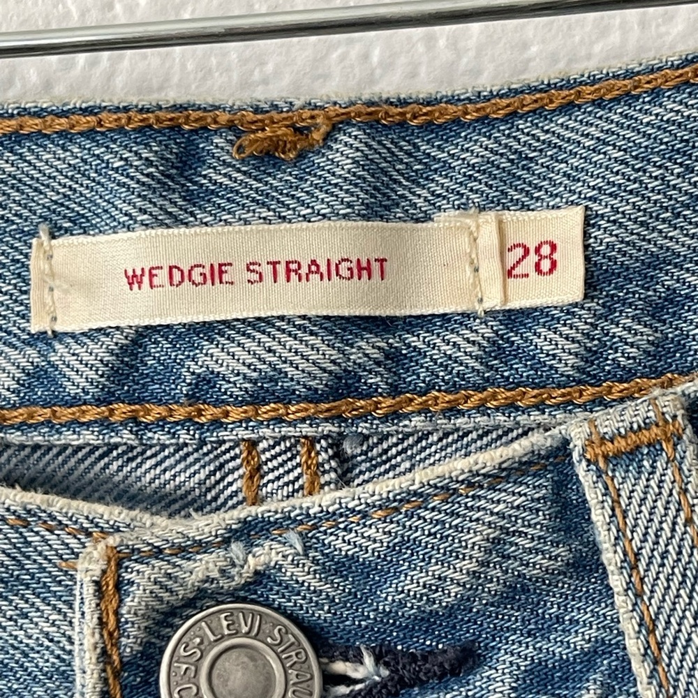 Levi’s Wedgie Straight Distressed High Rise Jeans in Light Blue Size 28 - Picture 6 of 15